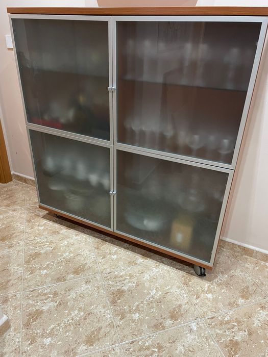 Móvel cristaleira de sala