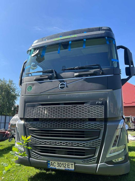 Лобове скло Skania R (2004-2016) Лобовое стекло Сканія Заміна Xyg