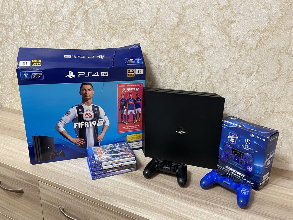 PlayStation 4 PRO 1TB+FIFA 19