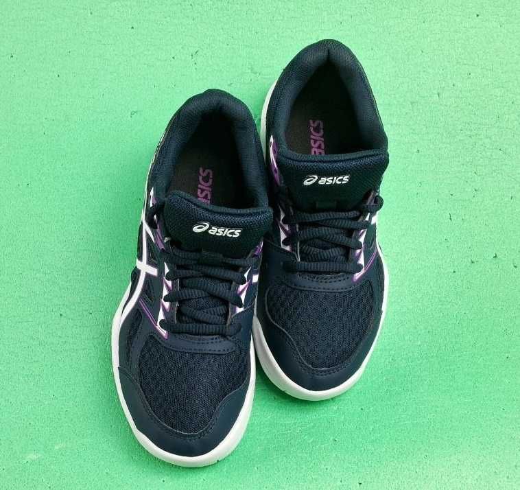 Кросівки волейбольні жіночі Asics Upcourt 4 GS р-р 35,5