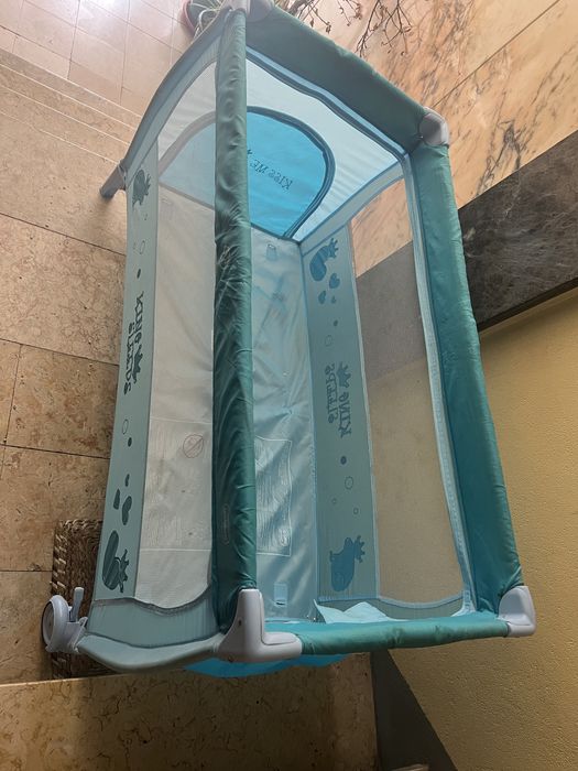 Bebê de cama muito bom