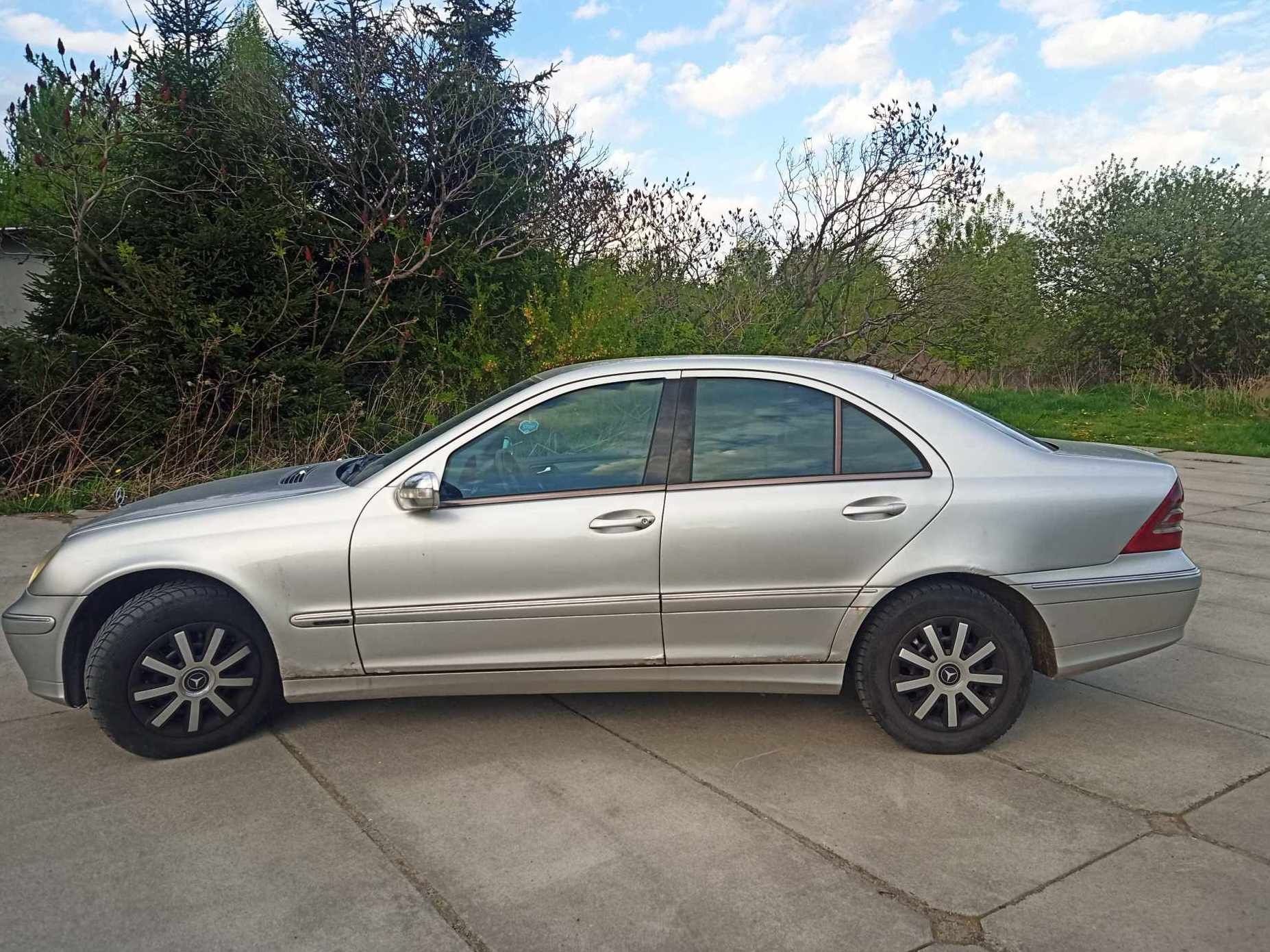 Mercedes w 203 C klasa salon Polska