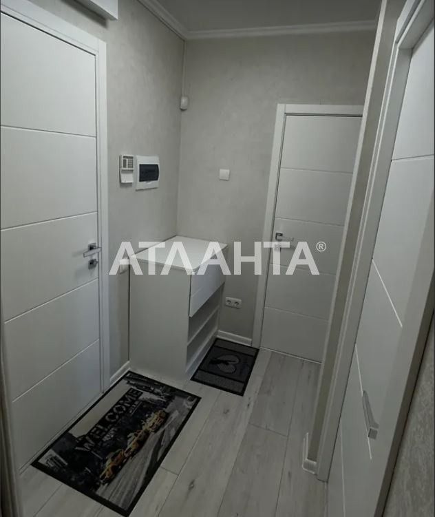 1к. з євроремонтом   500 м метро Теремки для життя та аренди .