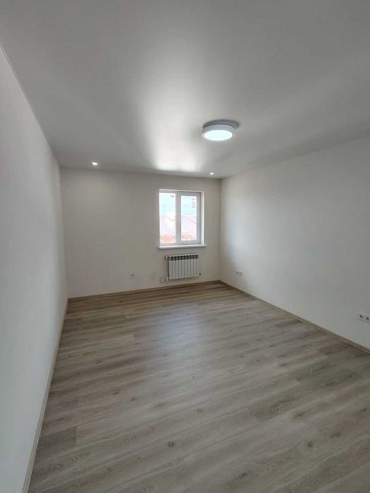 поклейка шпалер,фарбування стін, штукатурка стін, стяжка підлоги та ін