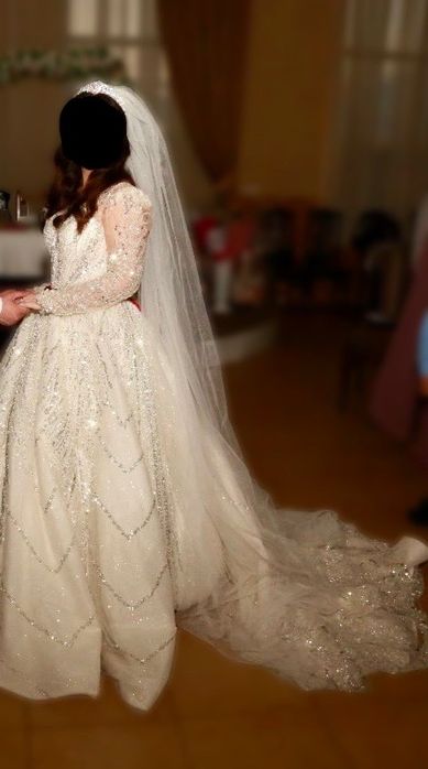 Продам неймовірну весільну сукню +фату