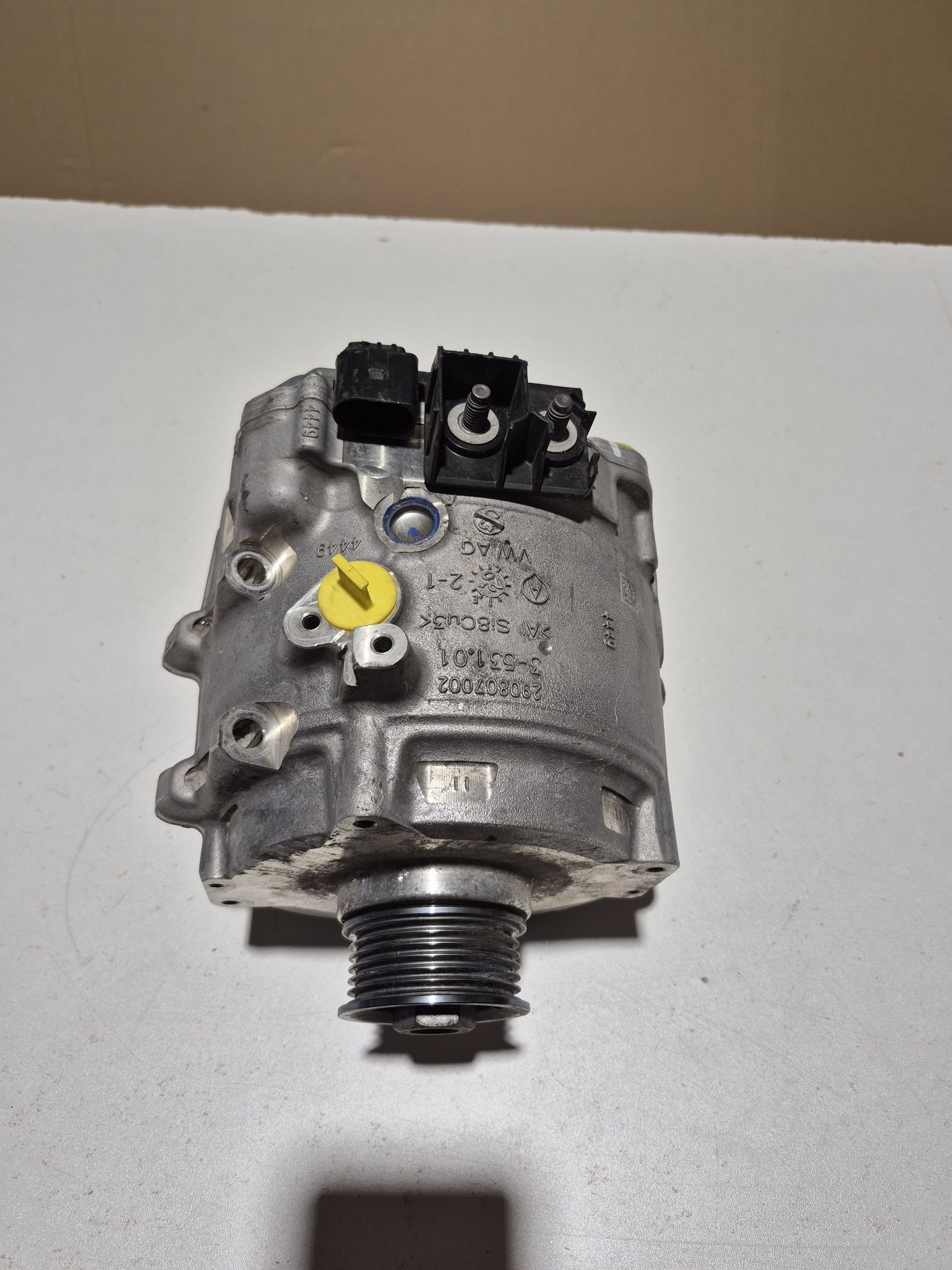 Alternator rozrusznik AUDI AG. 4N0.903.028M.