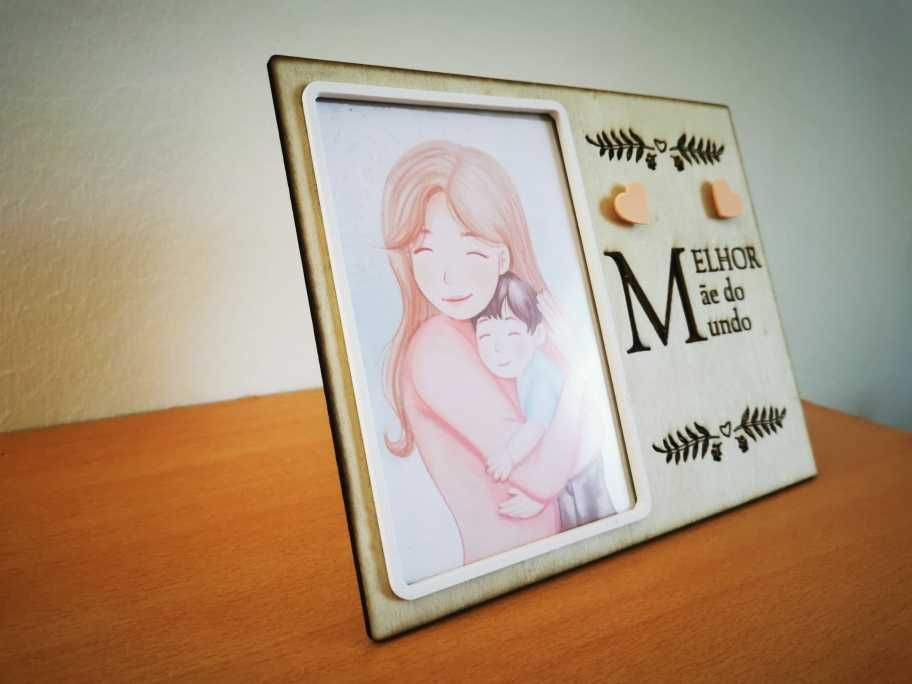 Moldura para fotografia perfeita para oferecer a uma  Mãe.