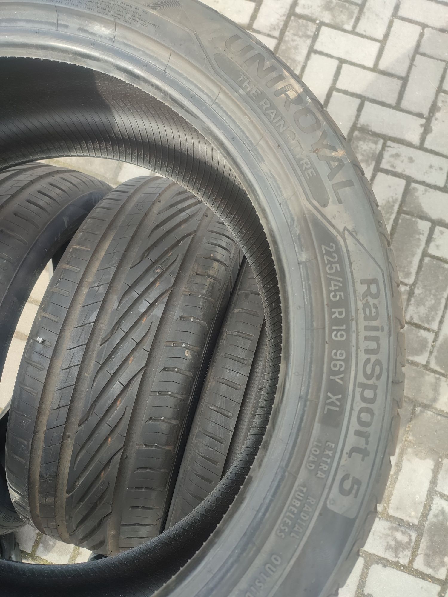 Продаж резины  225 45 19