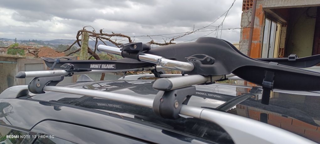 Suportes para bicicletas Mont Blanc mais barras de tejadilho.