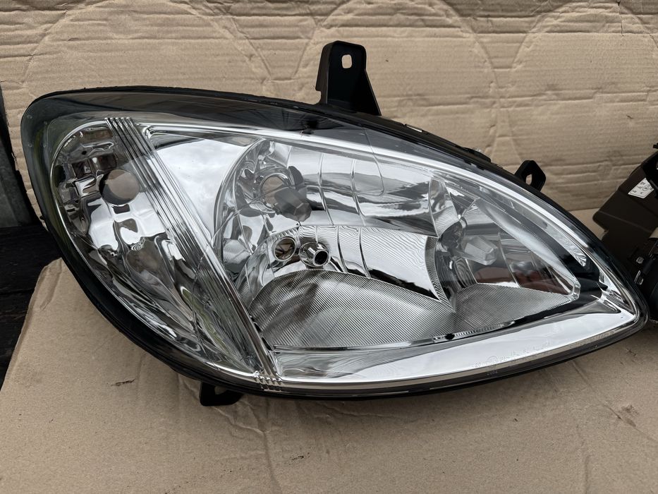 Фара нова на Mercedes-Benz VITO/Viano W639.