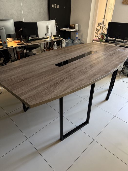 Продам конференс стіл