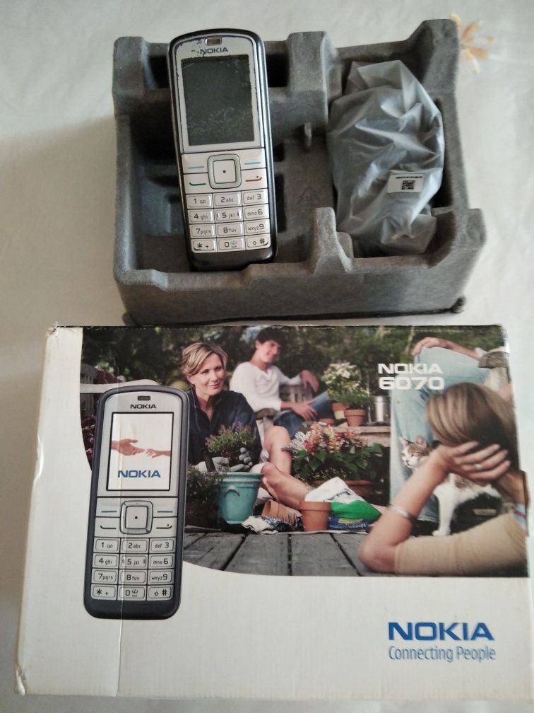 Używany Nokia 6070