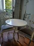 Mesa com duas cadeiras 35€