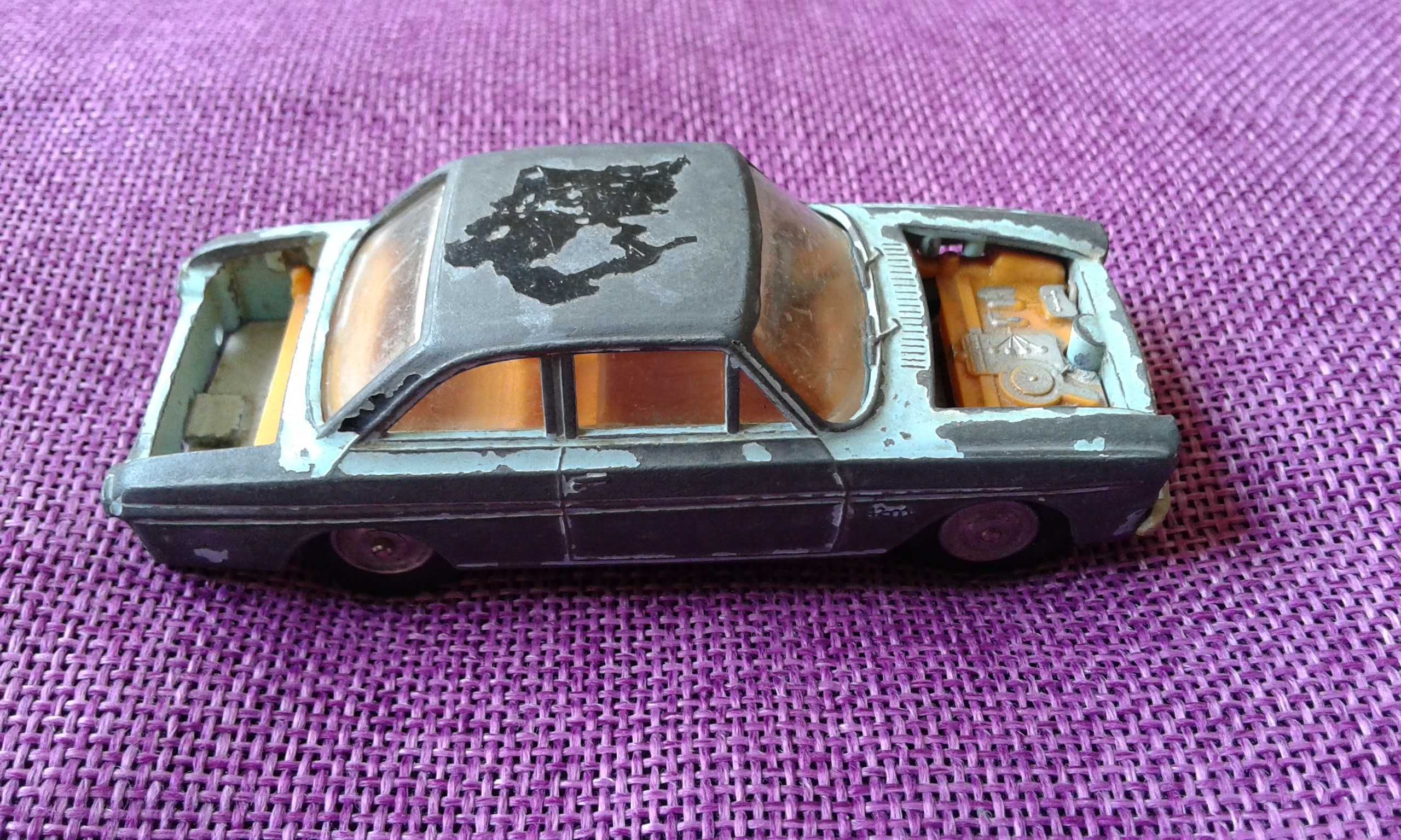 Ford Taunus 12M Coupé, escala 1:45 - GAMA - Anos 50/60 - West Germany