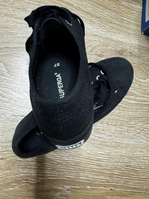Сучасні кеди бренду Superga