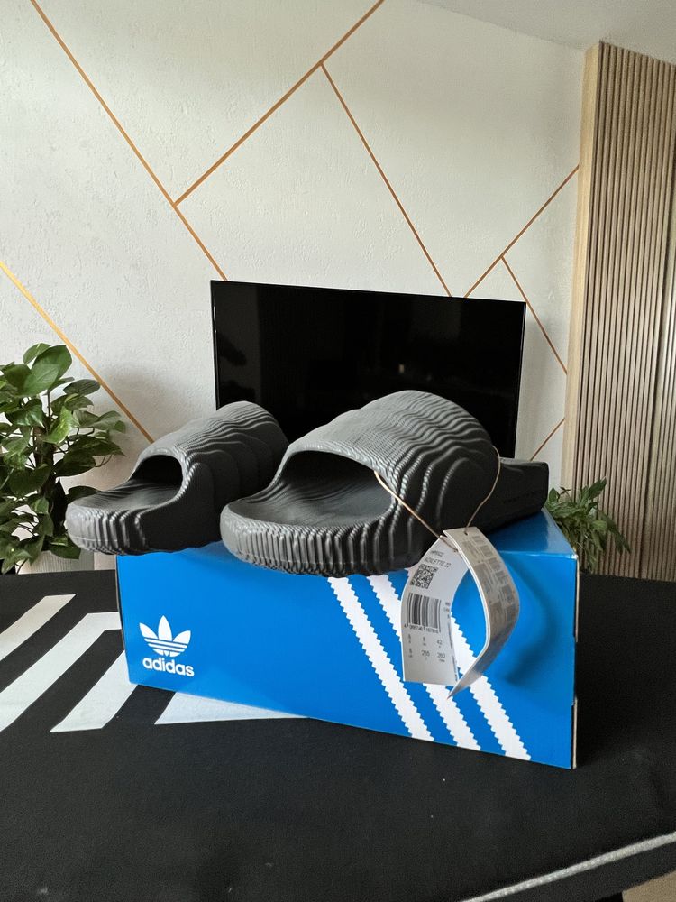 Klapki adidas Originals Adilette 42