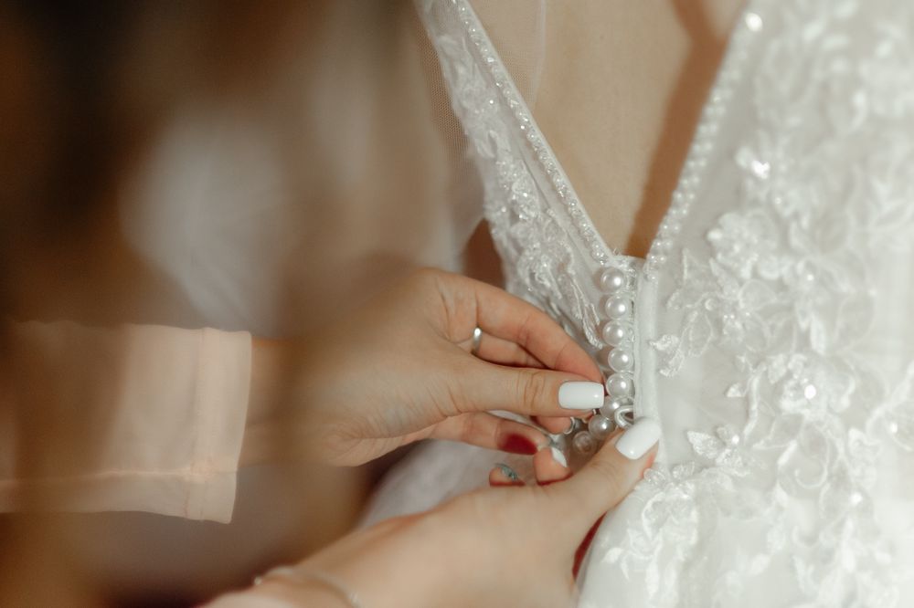 Весільна сукня .