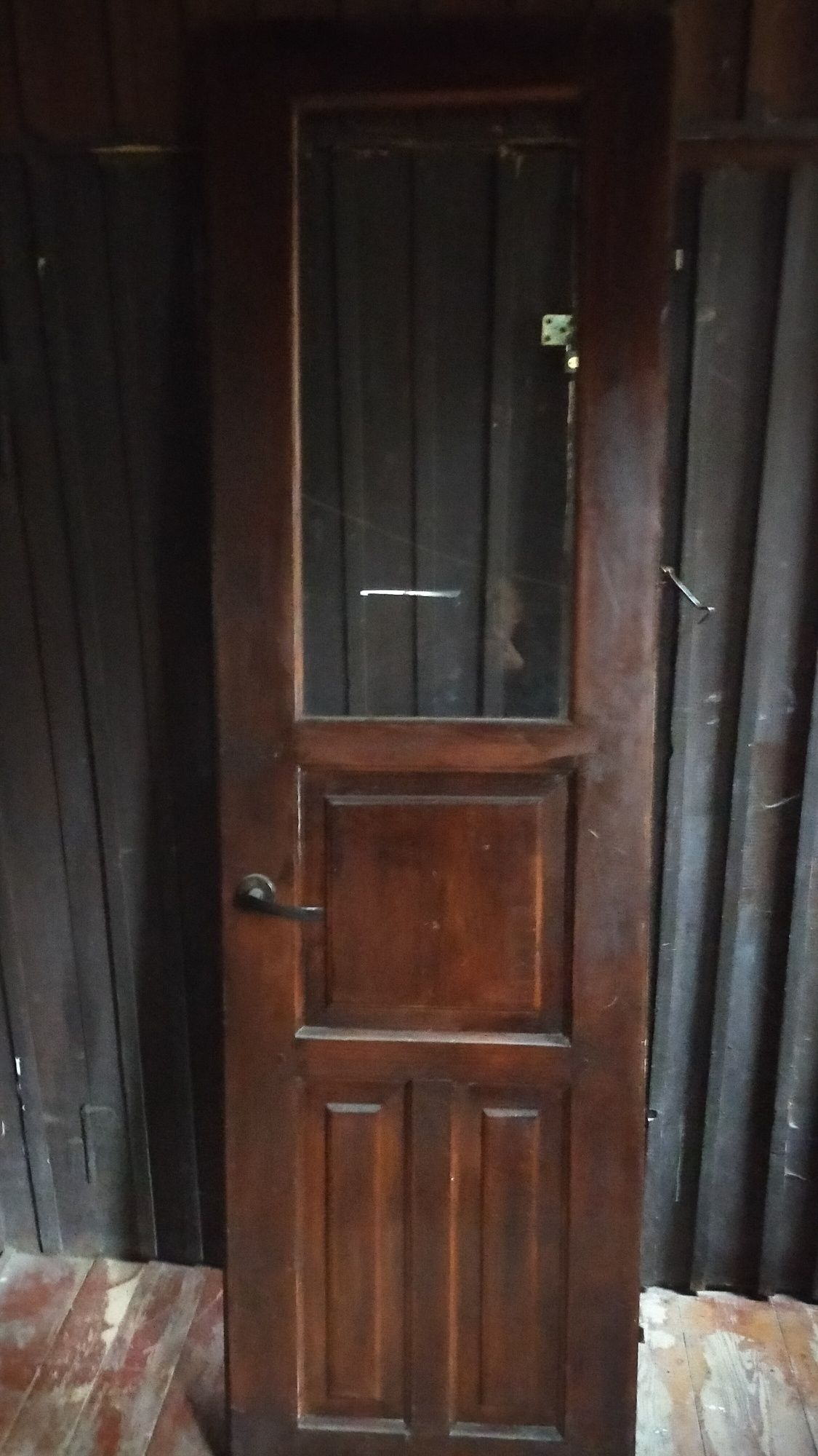 Двері дерев'яні .