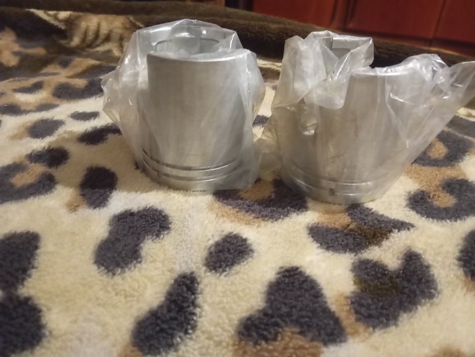 Продам два поршня на ИЖ юпитер 5