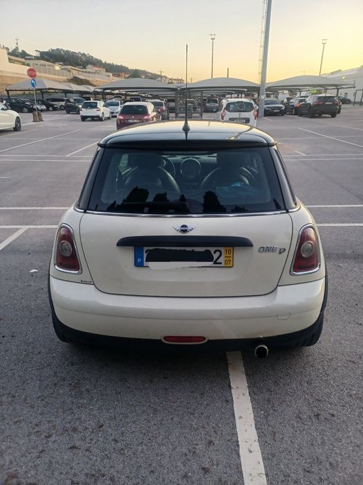 Mini One D econômico e confortável