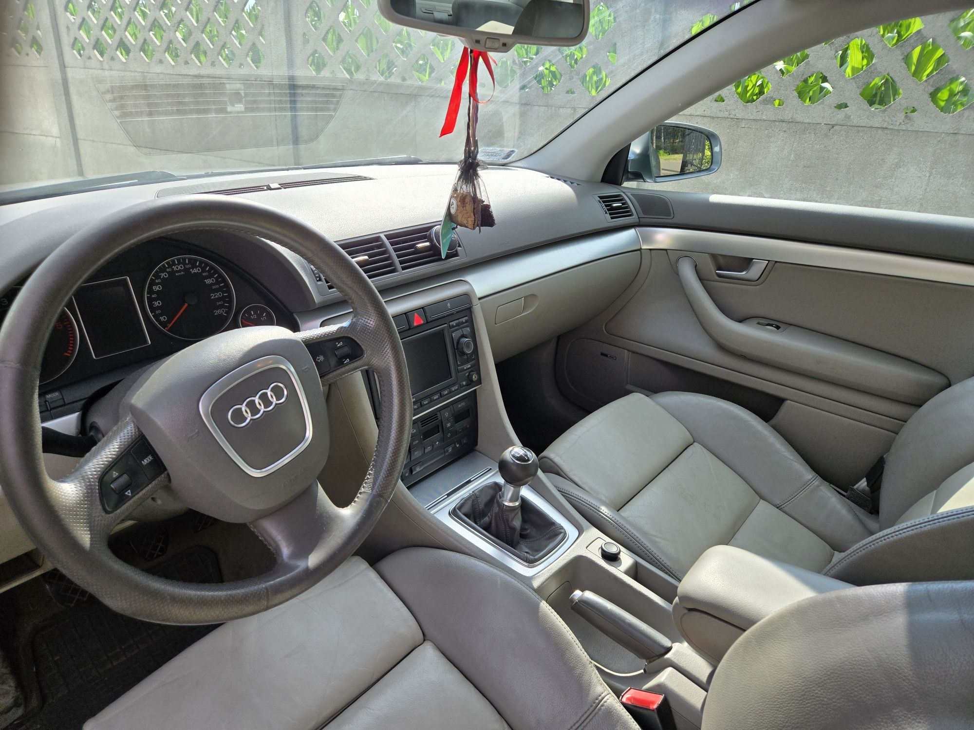 Audi a4 b7 s line