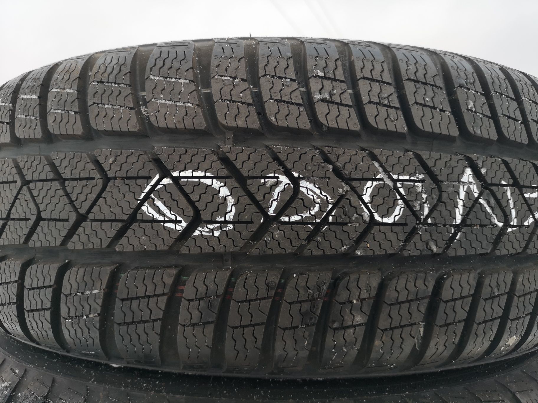 Opony zimowe 205/50/17 Pirelli 4szt 7,6mm 2021r