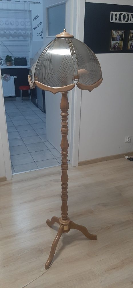 Sprzedam lampe stojącą Vityge