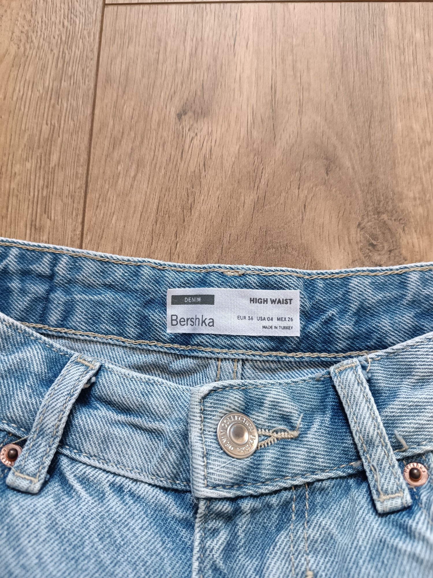 Spodenki jeansowe damskie Bershka High Waist 36