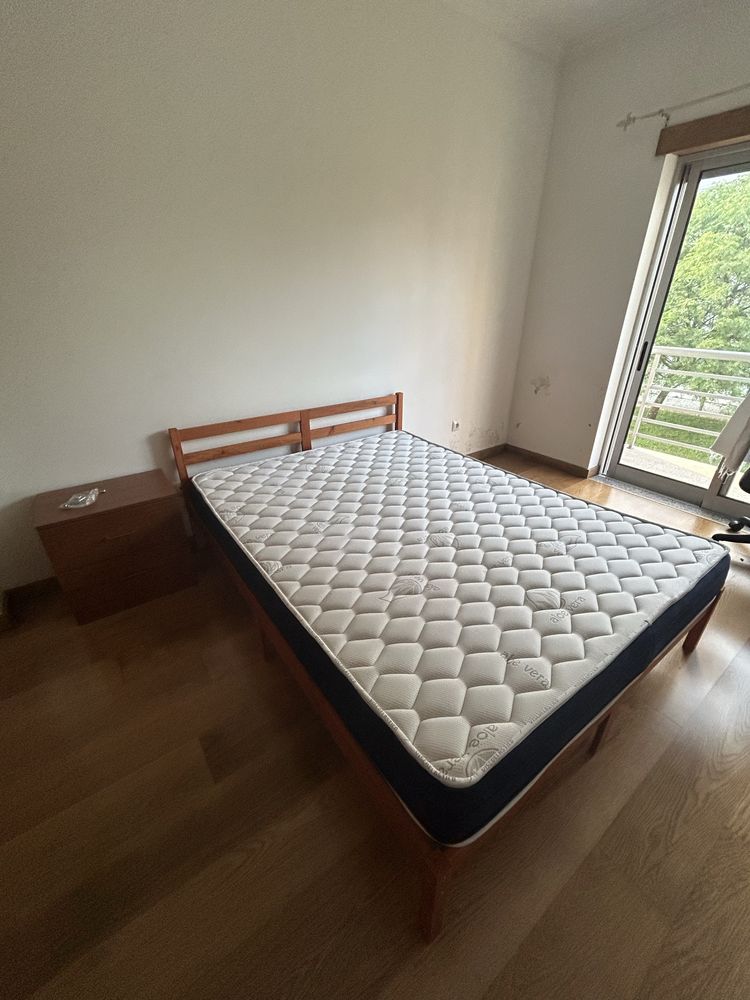 Cama + colchão 140x190