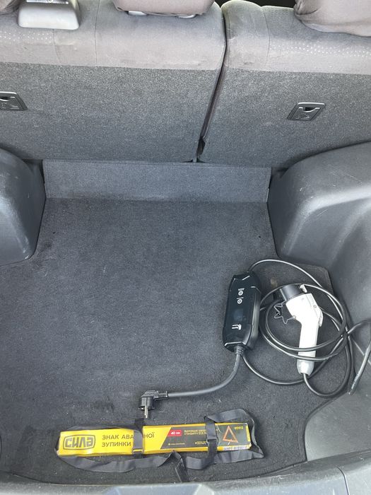 Аренда Nissan Leaf (110-130km)понедельно 4200грн, помесячно 16000грн