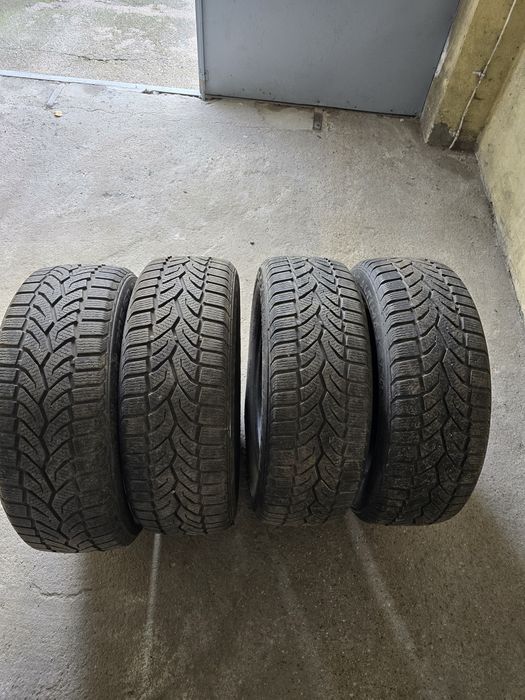 Opony zimowe 205 60 r16 bardzo ladny bieznik