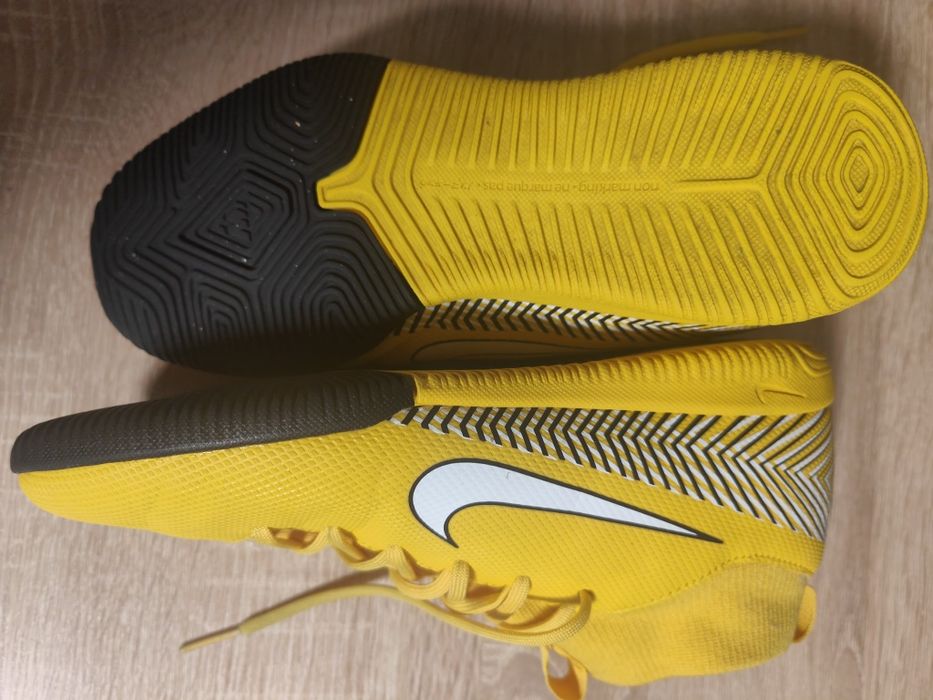 Футзалки Nike mercurial, розмір 37,5