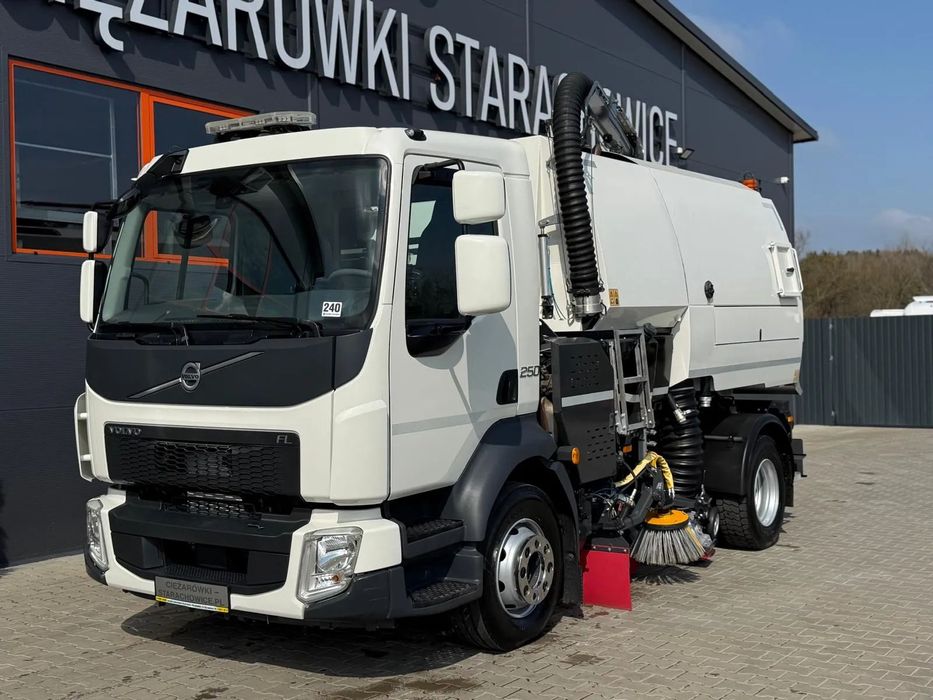Volvo VOLVO FL 15.250 Euro 6 // zamiatarka JOHNSTON VT652 // odkurzacz , polewaczka  VOLVO FL 15.250 Euro 6 // zamiatarka JOHNSTON VT652 // odkurzacz