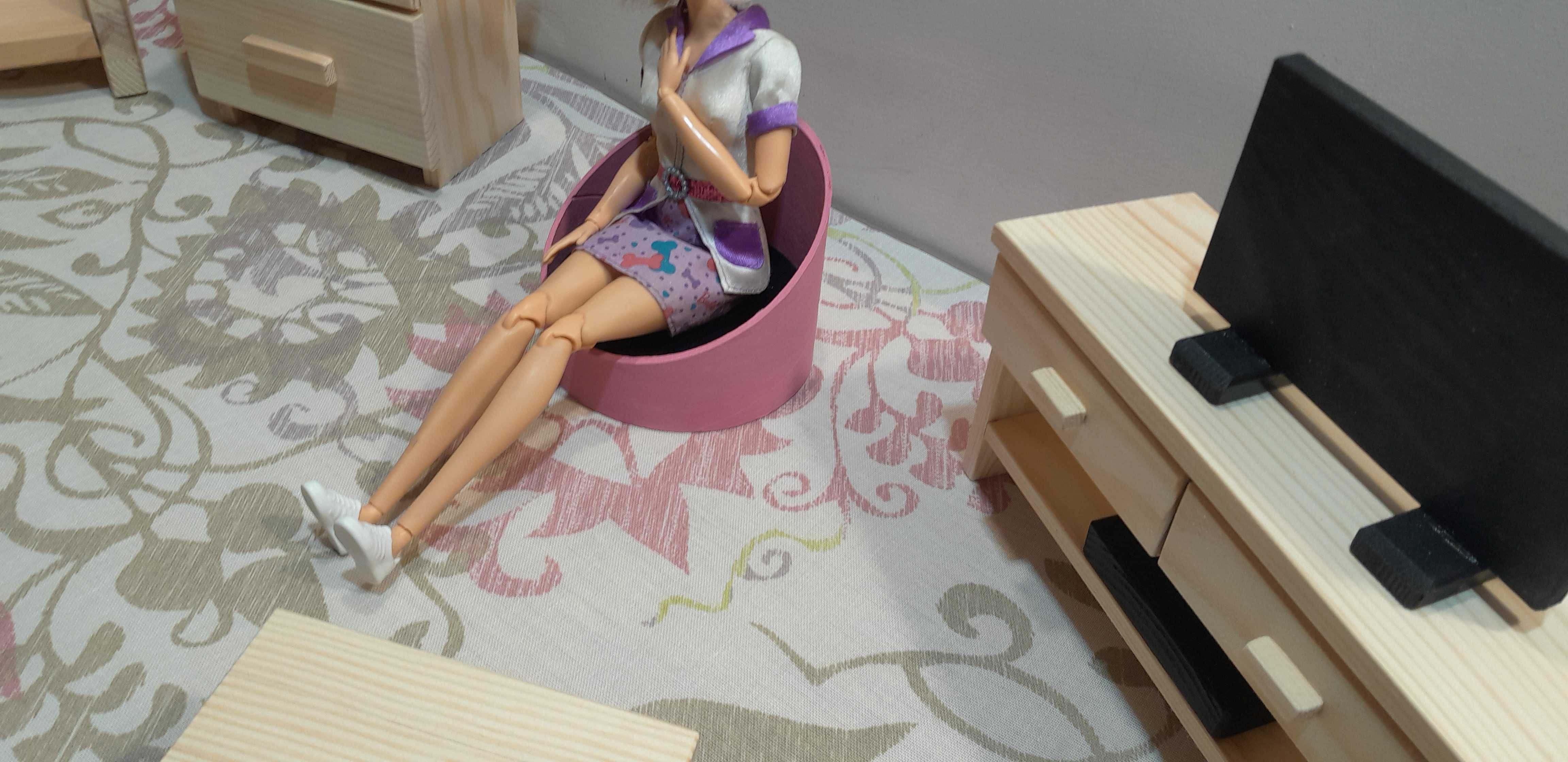 Fotel dla lalek Barbie Monster High Rainbow High