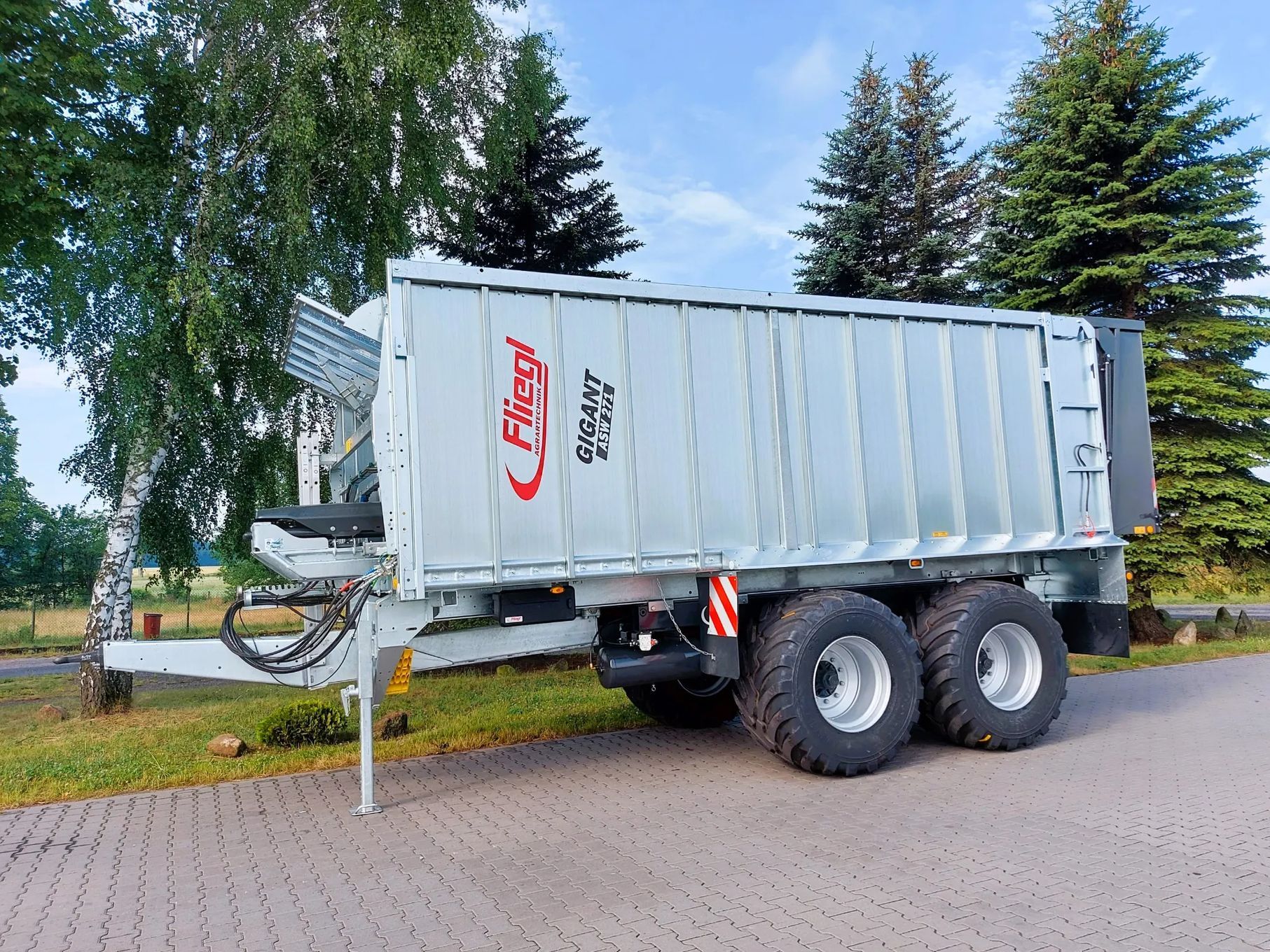 Fliegl ASW 271 + Profi V2  Fliegl ASW 271 z adapterem Profi V2