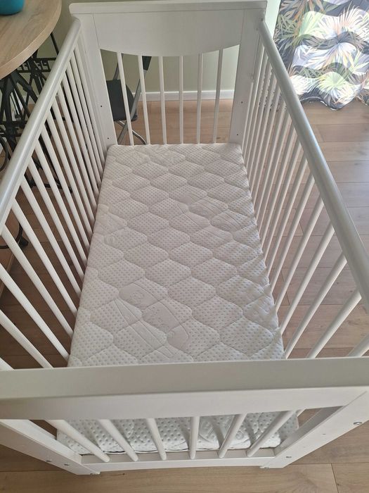 Łóżeczko dziecięce Klupś Luna z funkcją kołysania