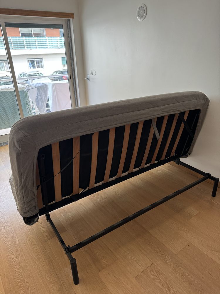 cama ikea NYHAMN