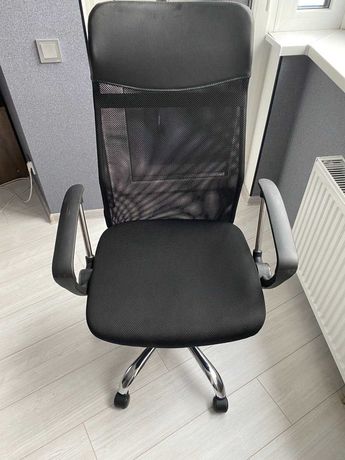 Крісло офісне Prestige чорне