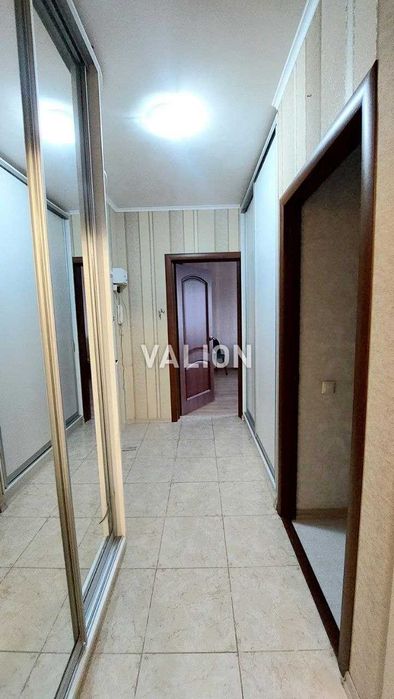 Продаж 2к квартири вул Лятошинського 18 Голосіївський р-н правий берег