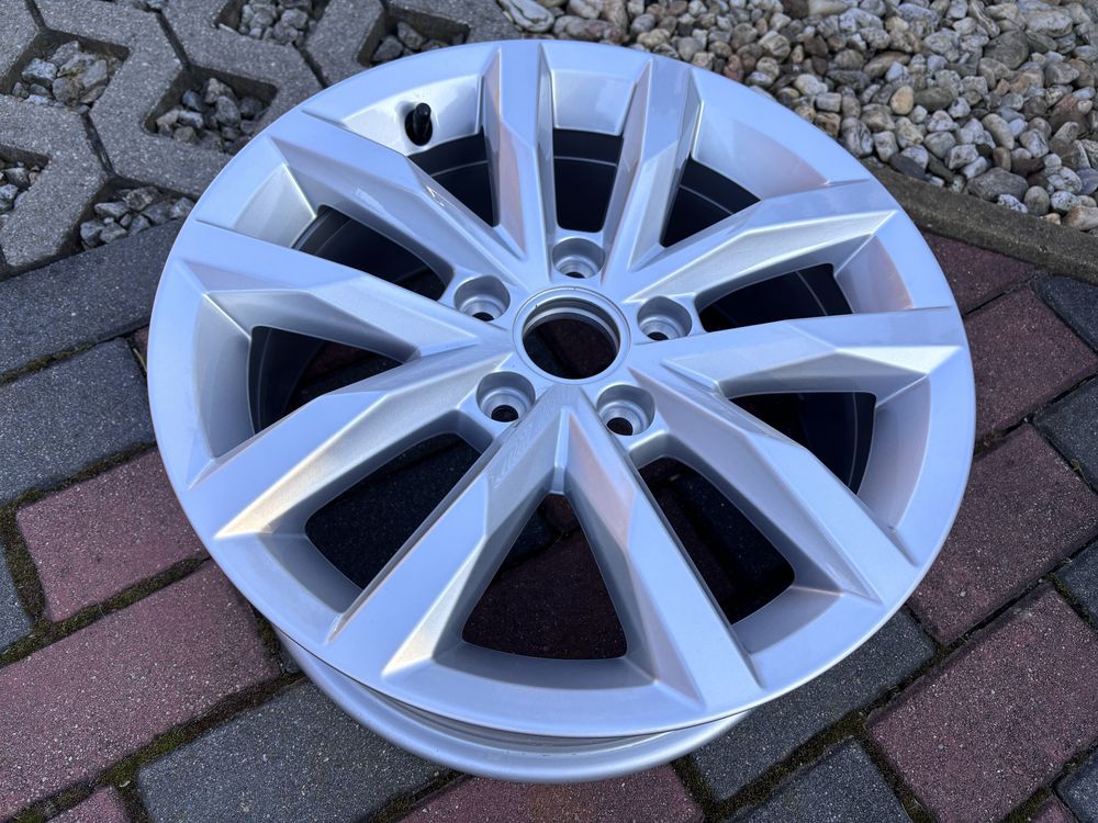 Felga Nowa oryginalna VW Passat B8 3G0 6,5Jx16 ET41 5x112