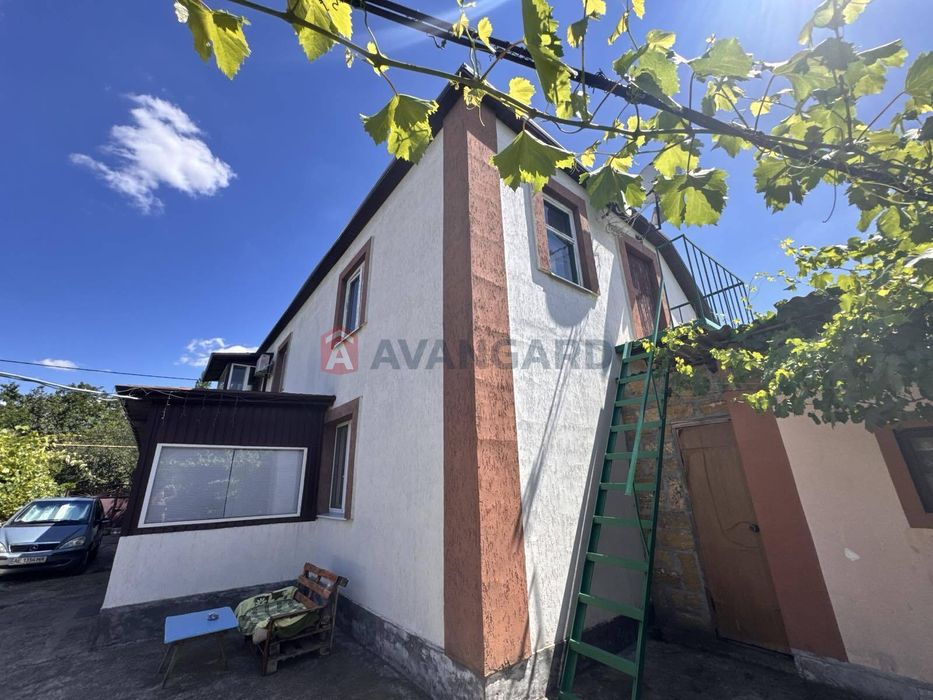 Продам 2-х этажный дом Подгородне