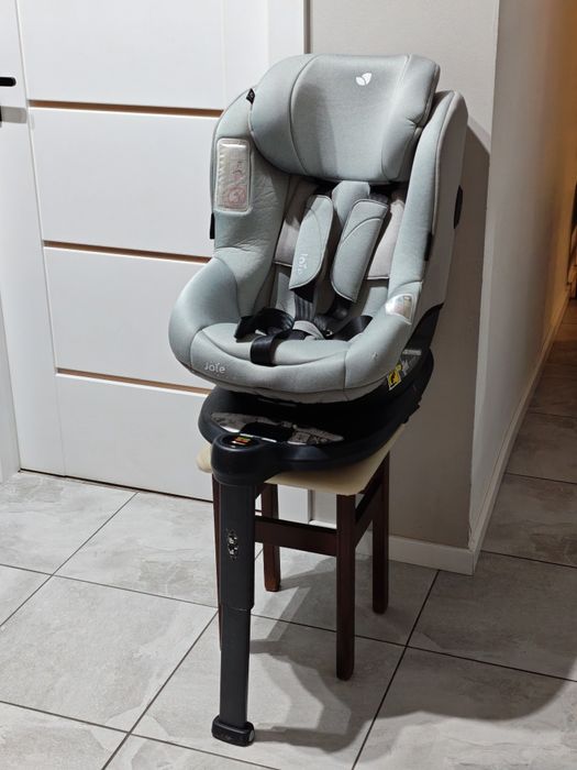 Fotelik samochodowy z bazą Joie i-Spin 360 R