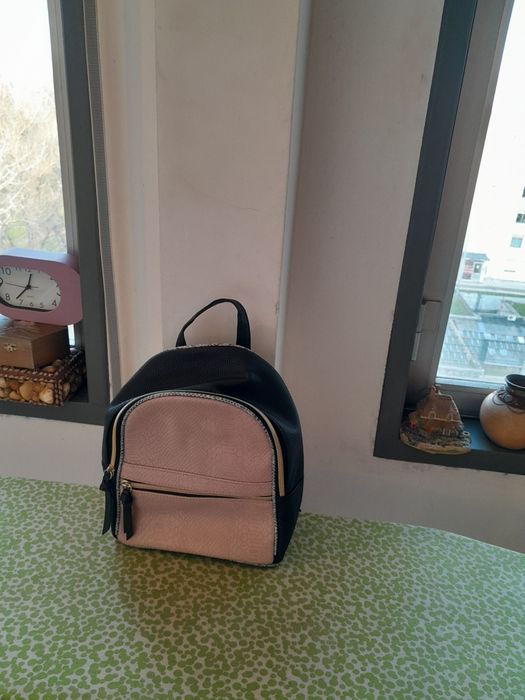 Vendo Mochila de Senhora ATMOSPHERE muito bonita como nova