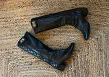 Botas chanel cano alto almofadadas