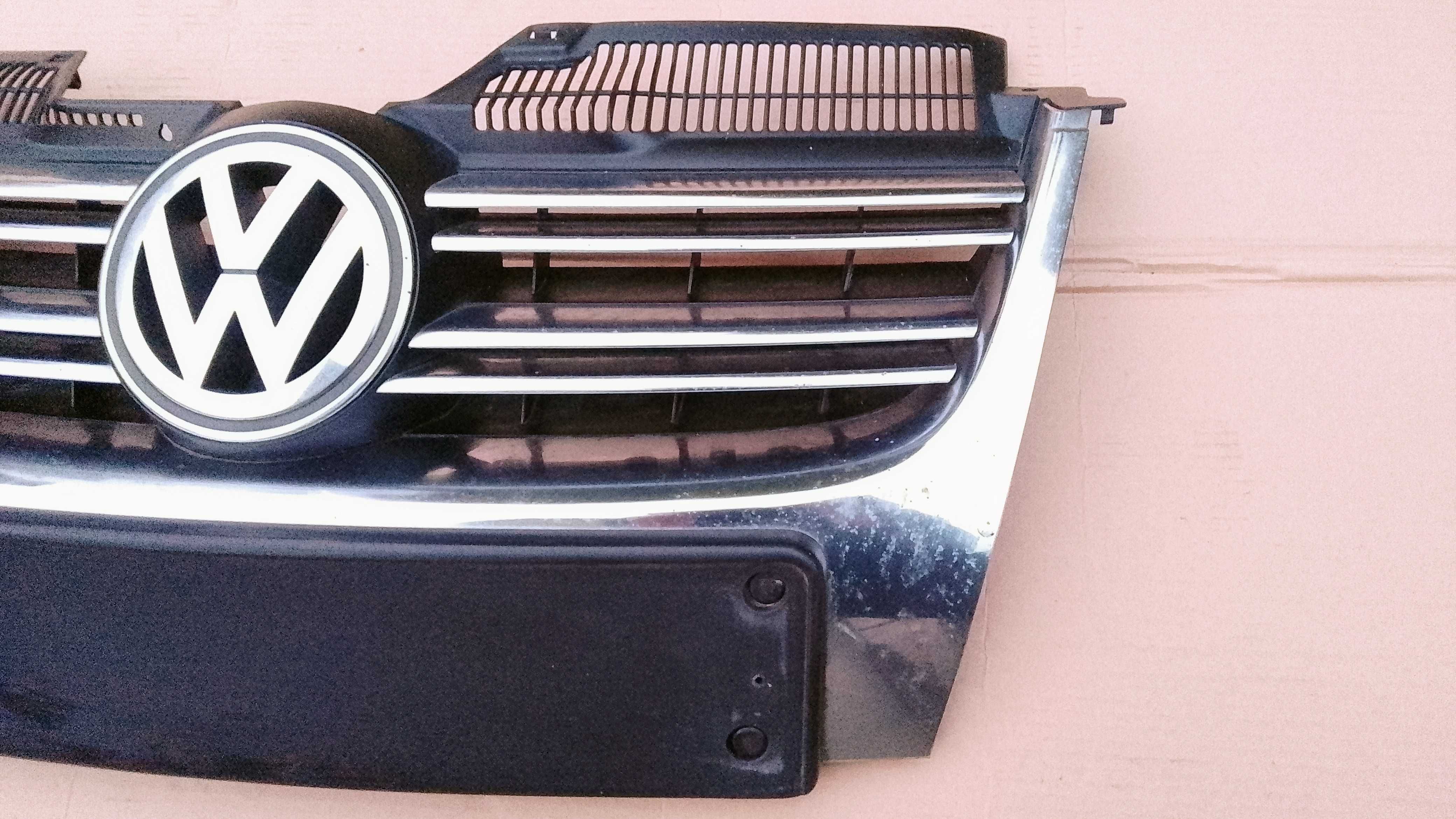 Atrapa grill VW Jetta V
