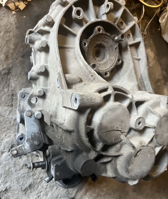 Коробка КПП  volkswagen sharan 1,8-2,0 бензин