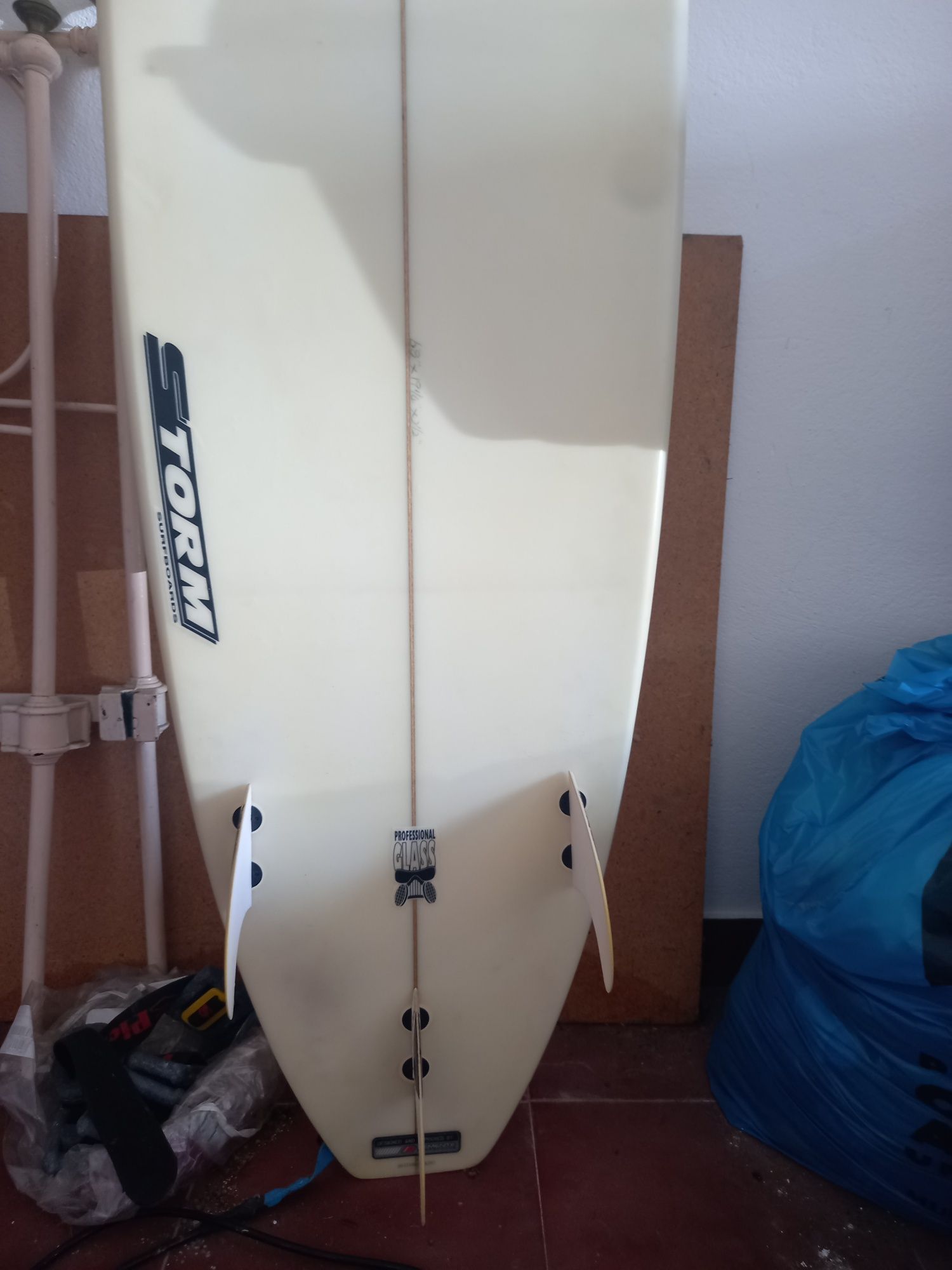 Prancha de surf 6'8 pouco usada