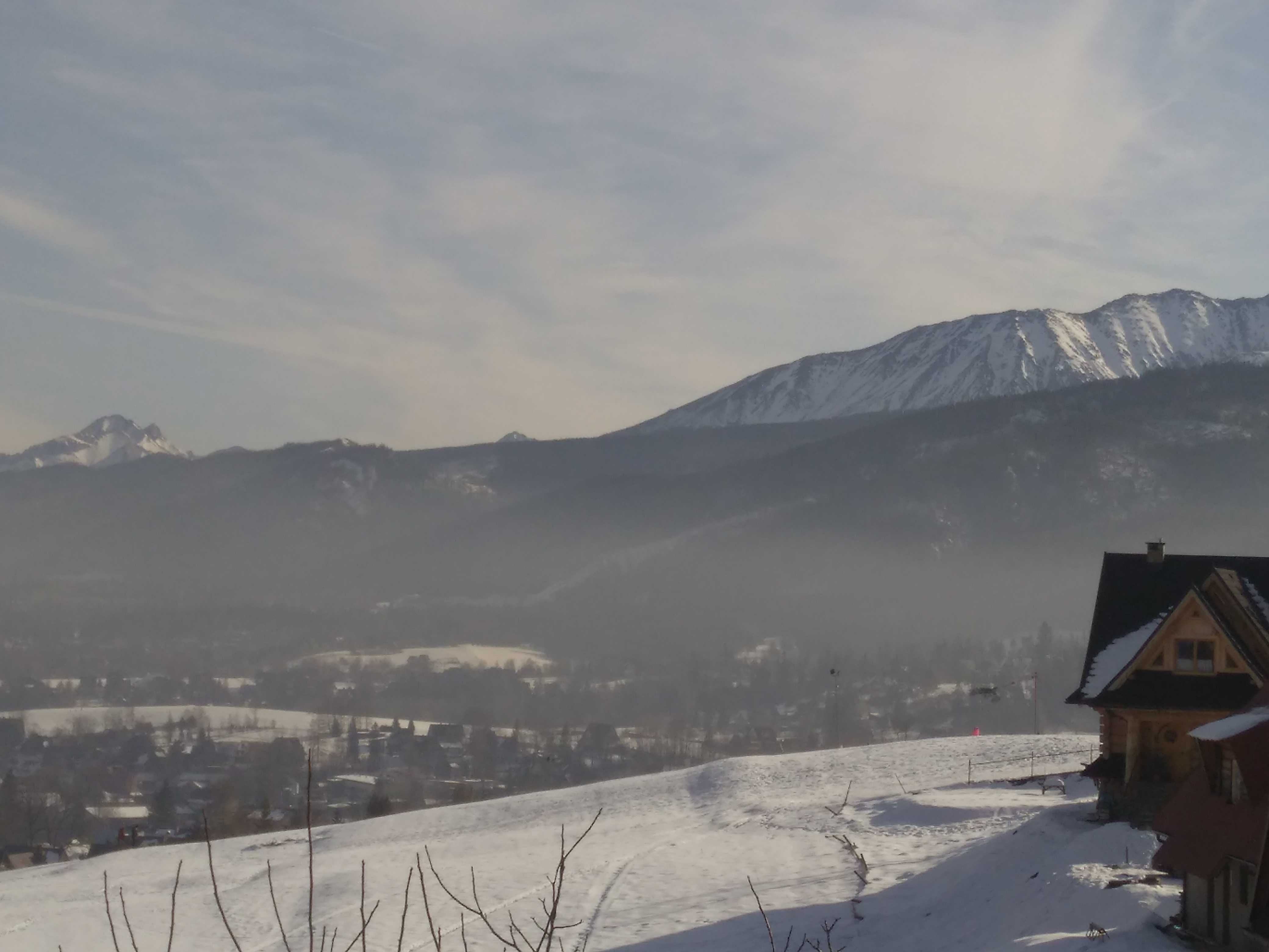 Noclegi Zakopane. Apartamenty  ZAKĄTEK POD GIEWONTEM z widokiem na gór