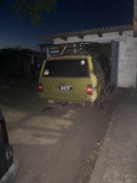 Джип Гранд Широкі дуже проходиме авто на передок пацанам