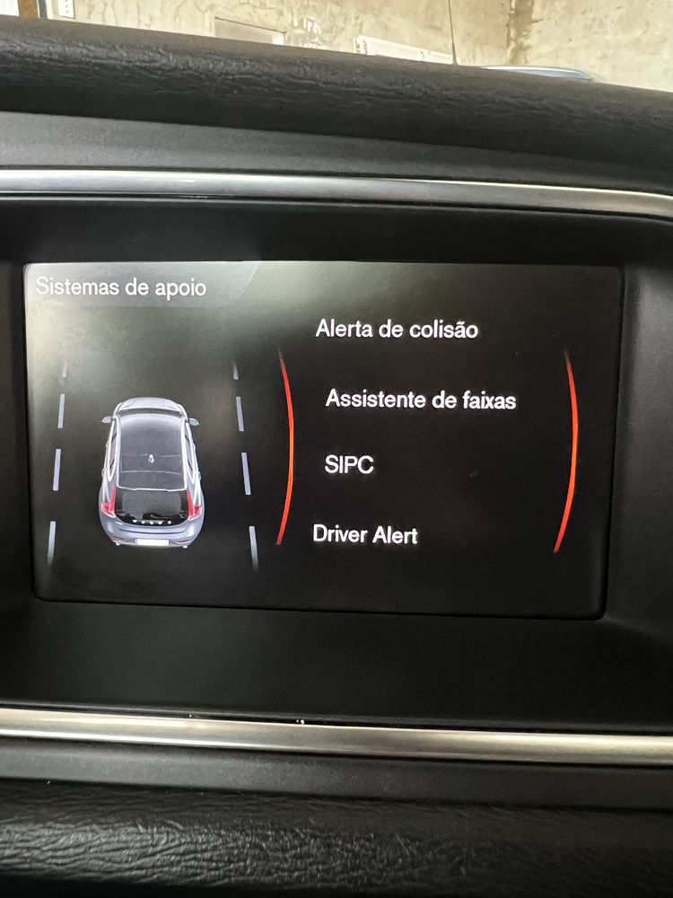 Volvo v40 R-Design
